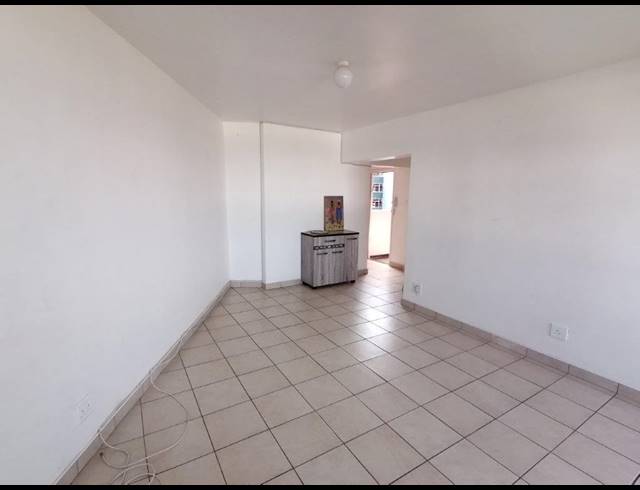 BEDROOM APARTMENT TO LET IN SOUTH BEACH
